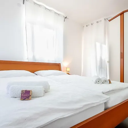 بيت للعطل Holiday Clara-2 *